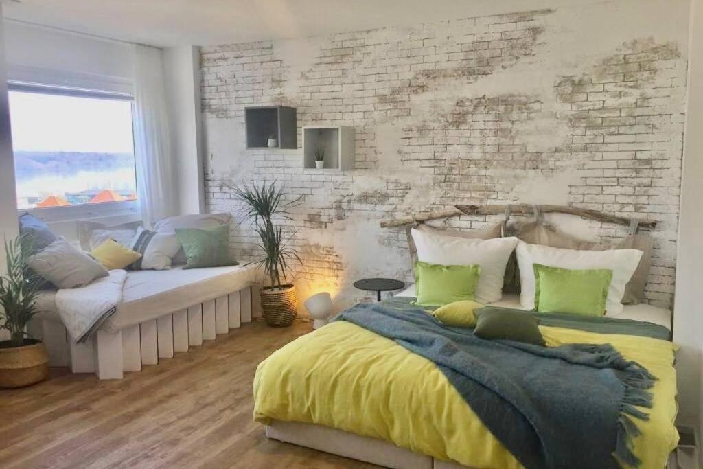Liebevoll Renoviertes Apartment Mit Panoramablick Friedrichshafen Dış mekan fotoğraf